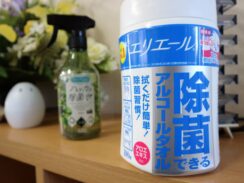 教室内に除菌ウエットティッシュ